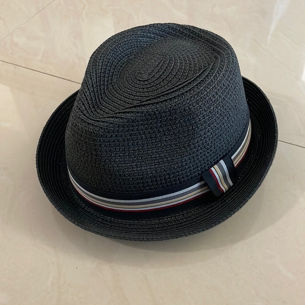 Men’s black straw fedora